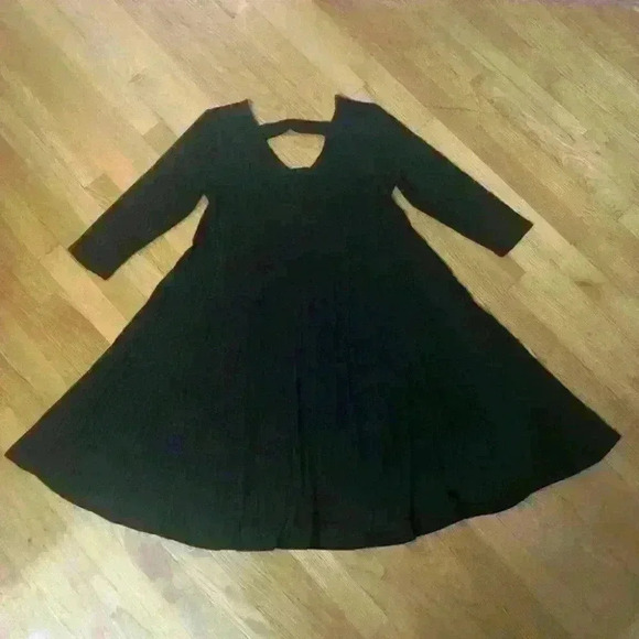 Torrid Dress Fit Flare V-Neck Back 3/4 Sleeves Stretch - Picture 3 of 11